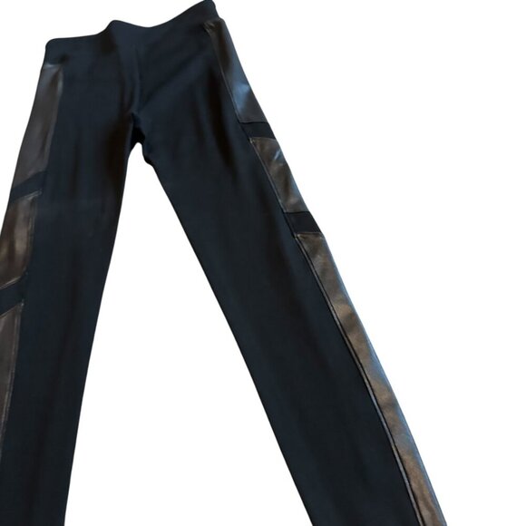 Spanx Black Faux Leather Side Panel Leggings Pull-On Stretch Size Medium Women's - Picture 9 of 11